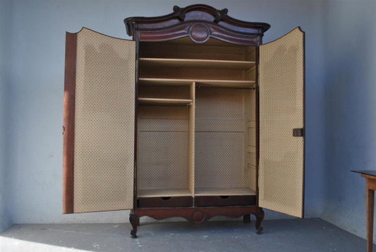 Wardrobe Of Port Louis XV Eighteenth Time In Solid Mahogany