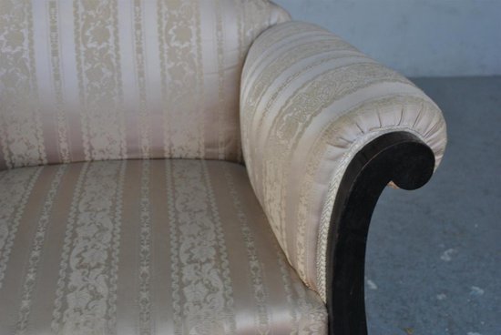 Coppia di poltrone Art Déco in legno annerito e seta