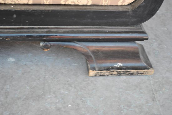 Coppia di poltrone Art Déco in legno annerito e seta