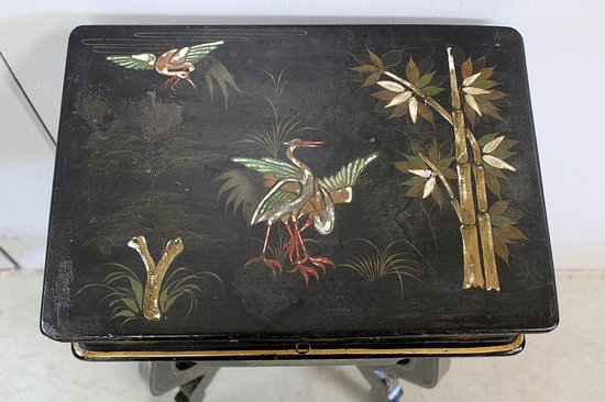 Piccola operaia in legno annerito e decorazioni asiatiche, periodo Napoleone III - XIX secolo