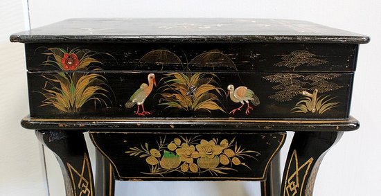 Piccola operaia in legno annerito e decorazioni asiatiche, periodo Napoleone III - XIX secolo