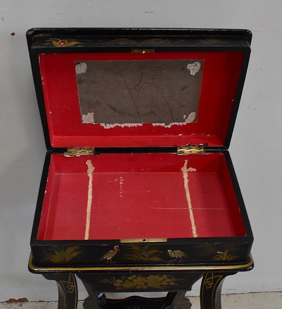 Piccola operaia in legno annerito e decorazioni asiatiche, periodo Napoleone III - XIX secolo