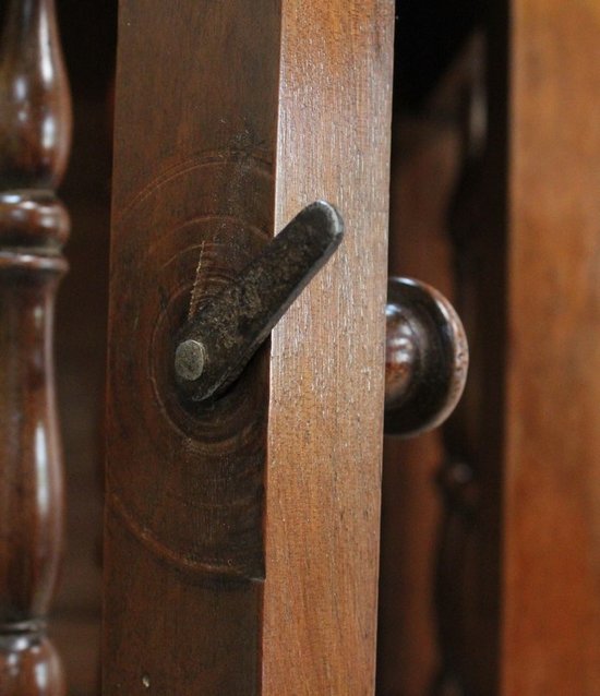Authentique Petite Panetière en Noyer, époque Louis Philippe - Milieu XIXe