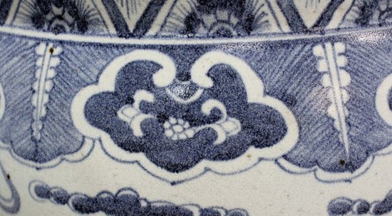 Large Ceramic Vase. Oriental decorations, origin China - XXth
