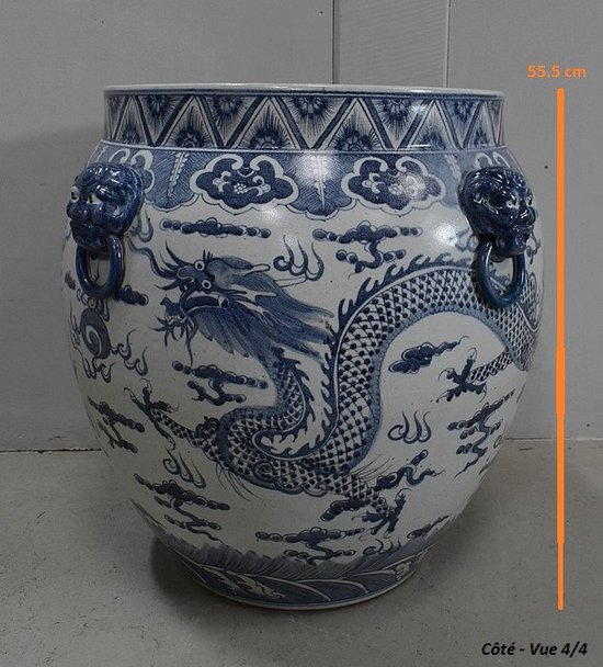 Large Ceramic Vase. Oriental decorations, origin China - XXth