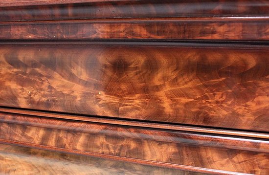 Small Mahogany veneered display case, Restoration period - Mid 19th century