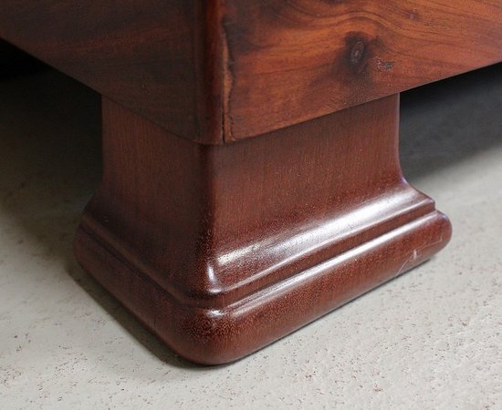 Small Mahogany veneered display case, Restoration period - Mid 19th century