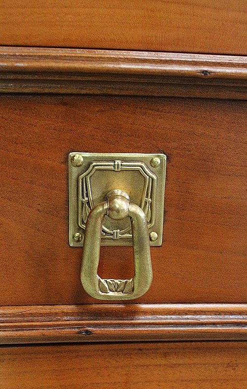 Petite Commode dite Perruquière, en Merisier, de style Louis XV - Début XXe