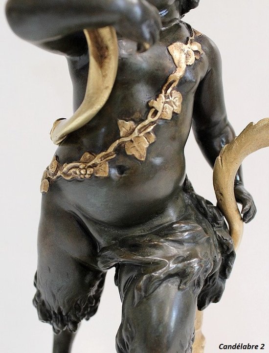 Coppia di candelabri in bronzo "Un Amour et un Faune", da Clodion e Delarue - Fine XIX secolo