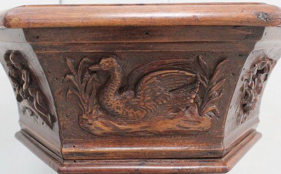 Sculpture in Chestnut forming a planter - End of XIXth century