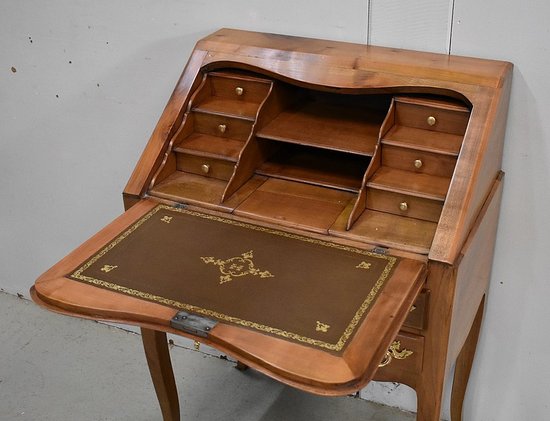 Small sloping desk in cherry wood, Louis XV style - End of XIXth century