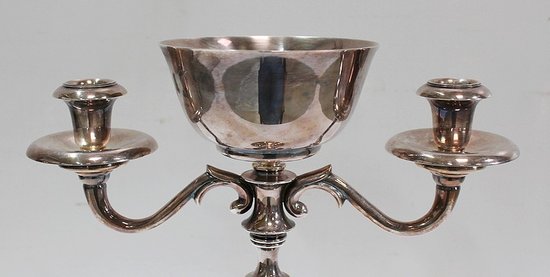 Ein Paar Kerzenständer aus versilbertem Metall - 20.