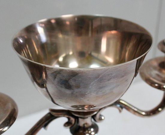 Ein Paar Kerzenständer aus versilbertem Metall - 20.