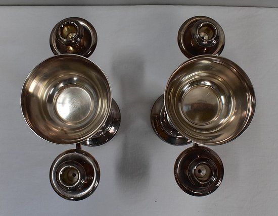 Ein Paar Kerzenständer aus versilbertem Metall - 20.