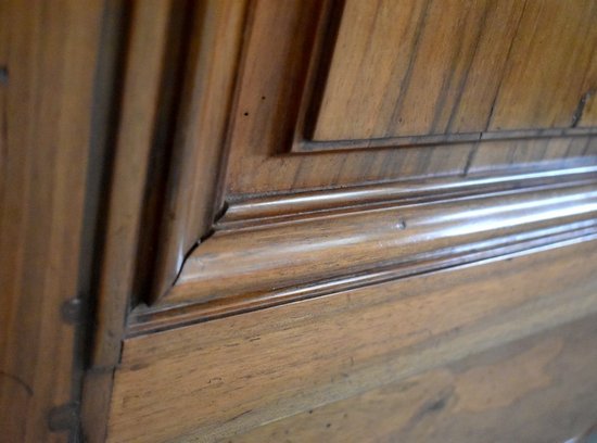 Buffet de Boiserie en Noyer, goût Transition – XVIIIe