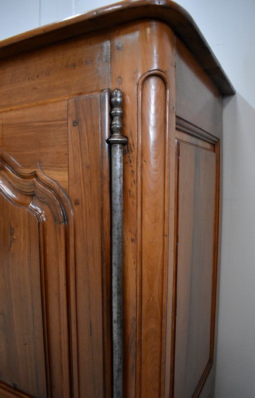 Buffet de Boiserie en Noyer, goût Transition – XVIIIe