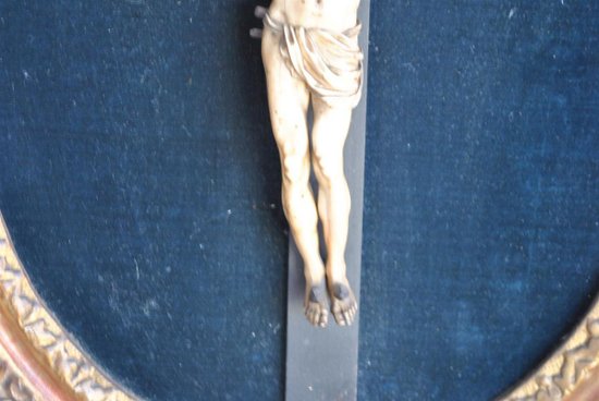 18th Century Ivory Christ In Its Golden Wood Frame