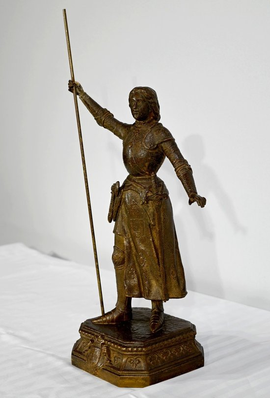 Spelter von Jeanne d'Arc Victorious, signiert A. Foulon - Ende des 19. Jahrhunderts