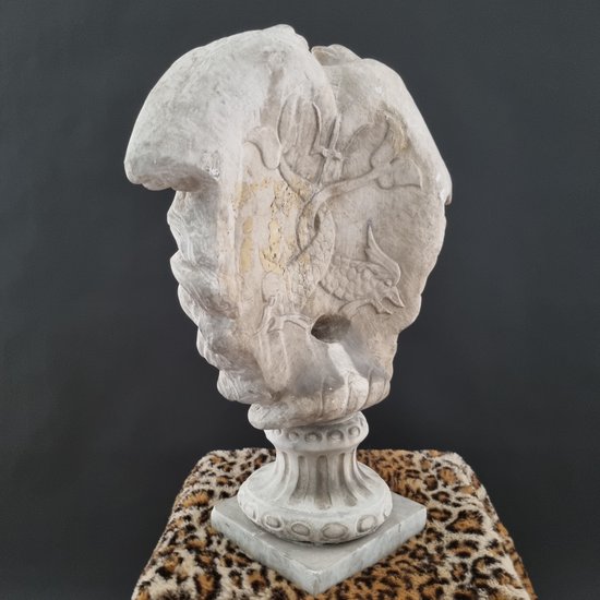 XVI secolo, Rara Gorgone Medusa in marmo.