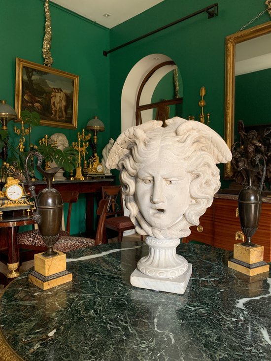 XVI secolo, Rara Gorgone Medusa in marmo.