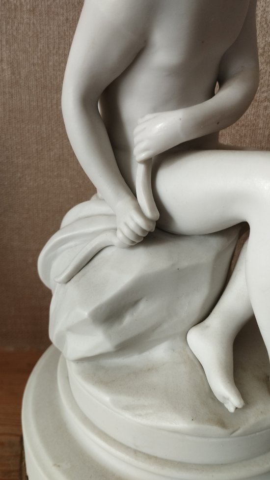 Psyché en biscuit de porcelaine d'après une oeuvre de falconnet - Fin XIXè début XXè.