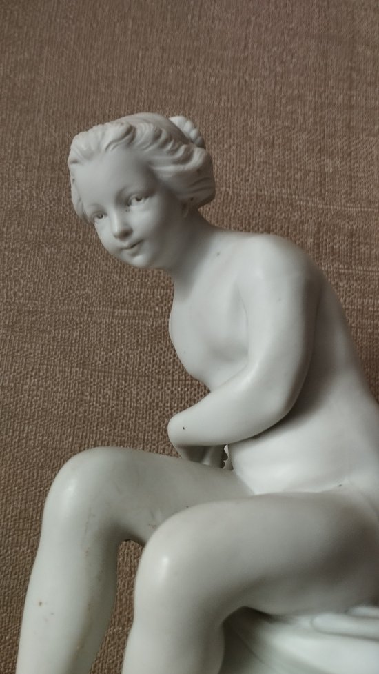 Psyché en biscuit de porcelaine d'après une oeuvre de falconnet - Fin XIXè début XXè.