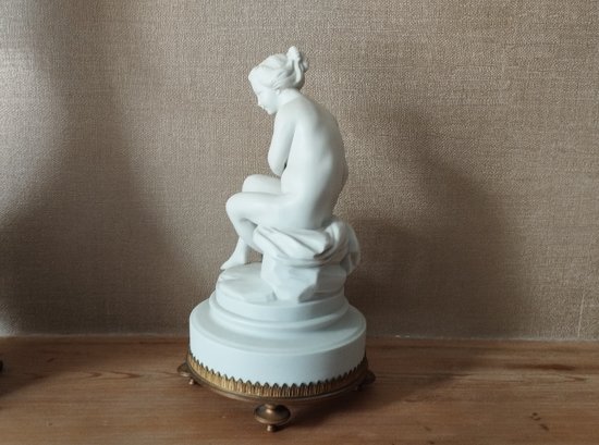 Psyché en biscuit de porcelaine d'après une oeuvre de falconnet - Fin XIXè début XXè.