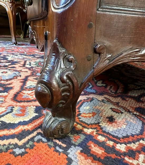 COMMODE DE PORT 18ème DE FORME TOMBEAU