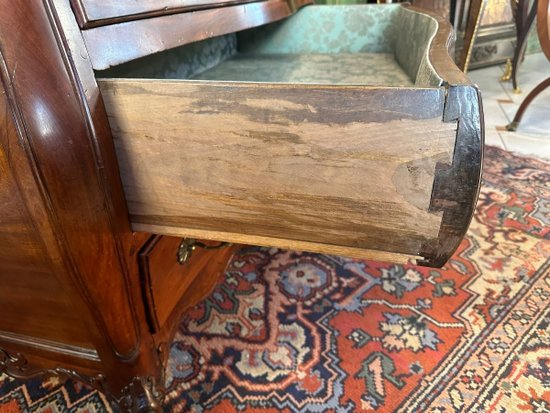 COMMODE DE PORT 18ème DE FORME TOMBEAU