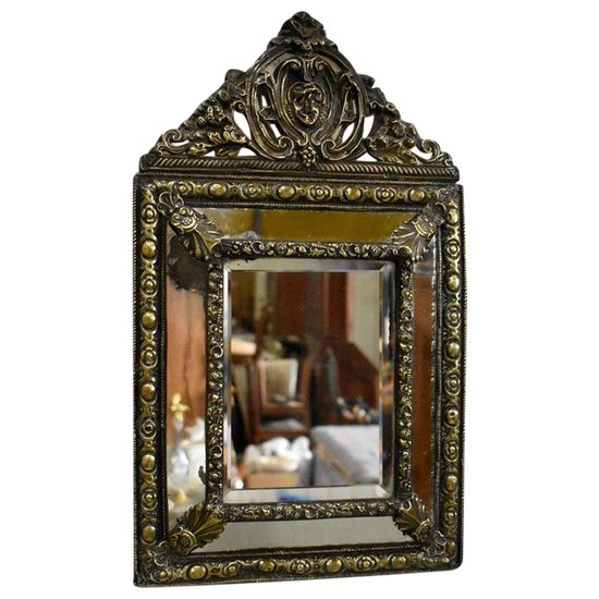 Petit Miroir en Laiton Repoussé, style Louis XIV, époque Napoléon III – XIXe