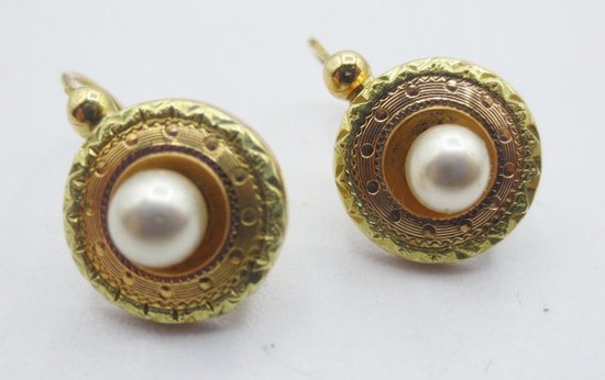Orecchini in oro.