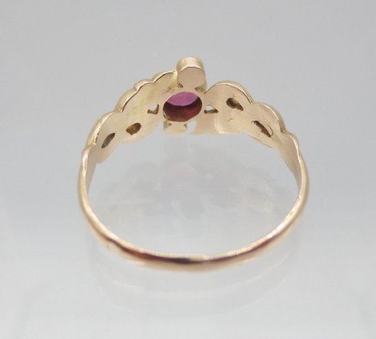 Bague Grenat Et Perles, XIXe Siècle.