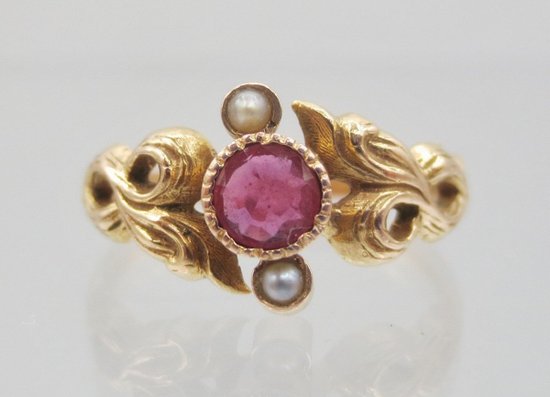 Bague Grenat Et Perles, XIXe Siècle.