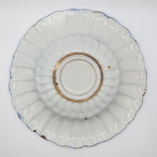 London Earthenware Dish, Late 17th Century.