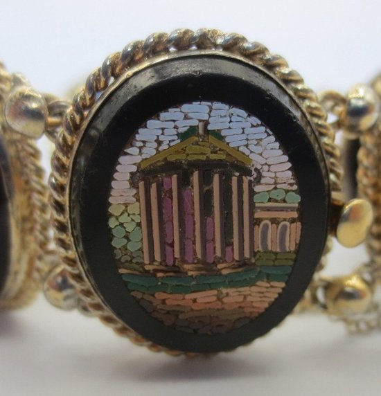 Bracciale in onice nero e micro-mosaico in oro.