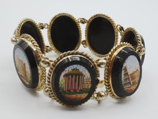 Bracciale in onice nero e micro-mosaico in oro.