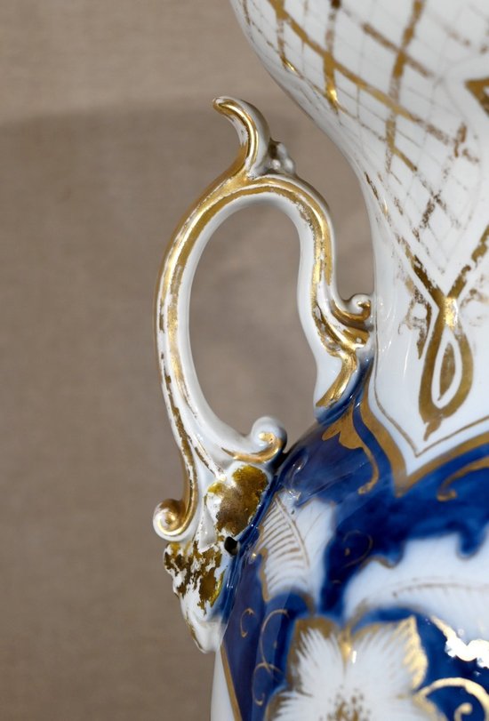 Bedeutende Vase aus Bayeux-Porzellan - Ende des 19. Jahrhunderts