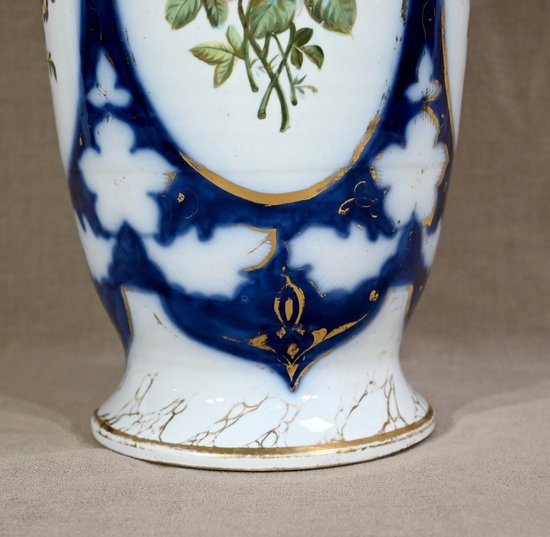 Bedeutende Vase aus Bayeux-Porzellan - Ende des 19. Jahrhunderts