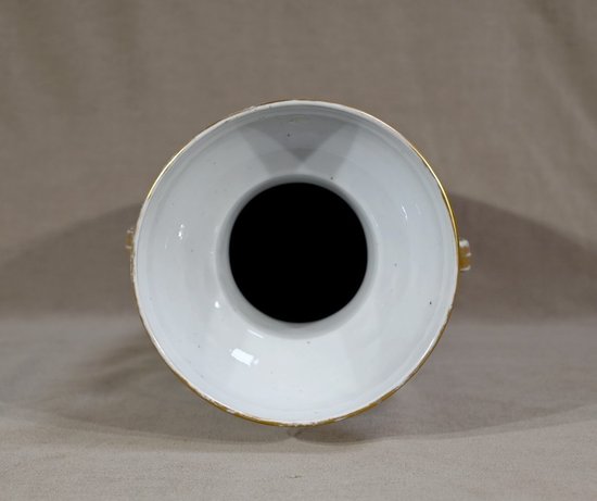 Bedeutende Vase aus Bayeux-Porzellan - Ende des 19. Jahrhunderts