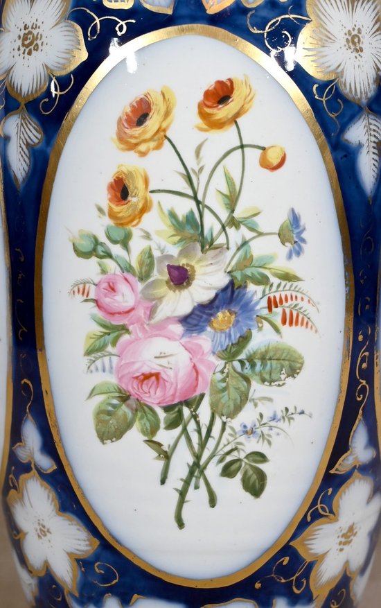 Bedeutende Vase aus Bayeux-Porzellan - Ende des 19. Jahrhunderts