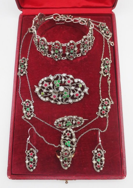 Parure Fin Du XIXe Siècle.