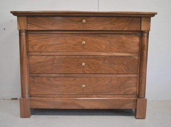 Petite Commode en Noyer Massif – Début XIXe