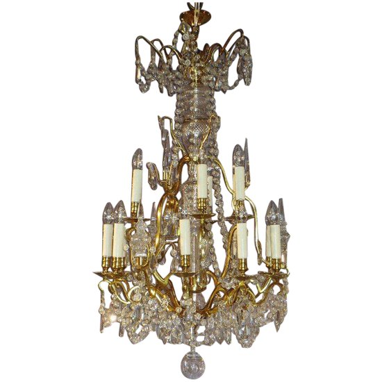 15-Light Chandelier In Gilt Bronze And Crystals.