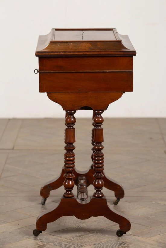 Table travailleuse en Acajou XIXème