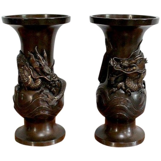 Paire de Vases Japonais en Bronze patiné – 1900