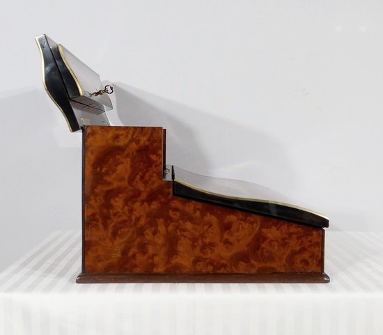 Travel case in Thuya magnifying glass, Napoleon III period – Mid-19th century