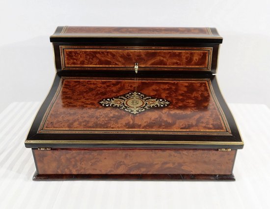 Travel case in Thuya magnifying glass, Napoleon III period – Mid-19th century