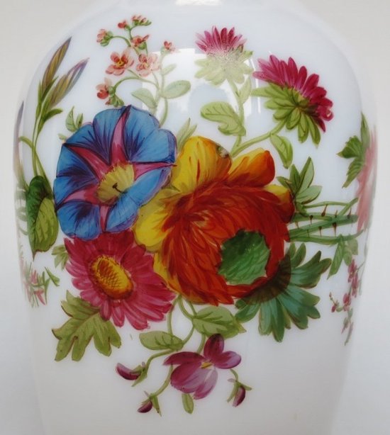 Vase En Opaline Époque Restauration.