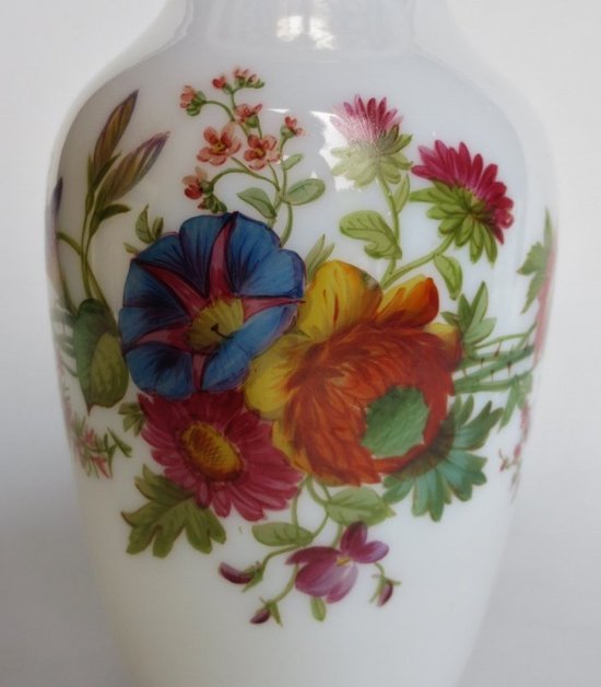 Vase En Opaline Époque Restauration.