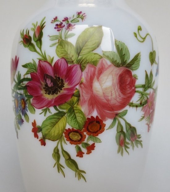 Vase En Opaline Époque Restauration.